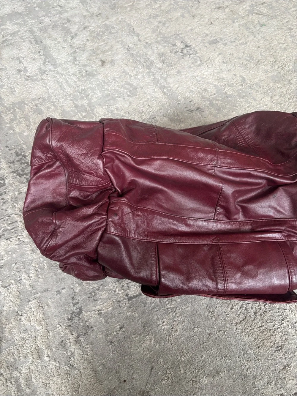 Vintage Men's Leather Duffel Bag in Burgundy - Classic Travel Weekender